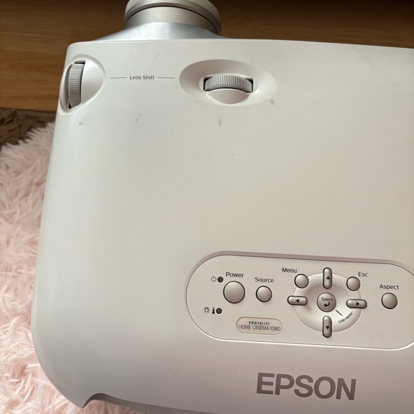 EPSON EMP-TW100 Projector HDMI PowerLite Cinema W/ Chord Electronic Movie - Picture 2 of 9